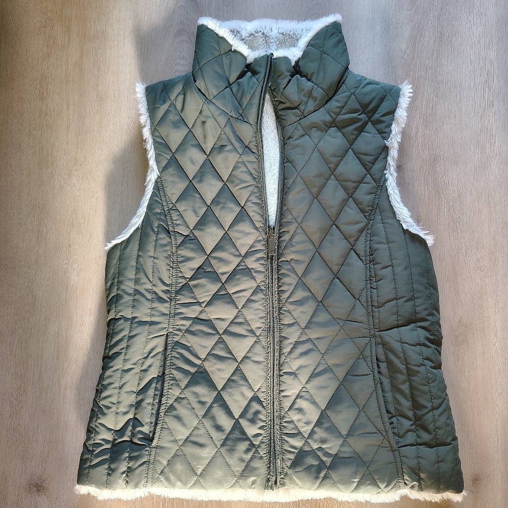 Women's Quilted Vest with Faux Fur Lining - Dark Green Grayish. Reverisible